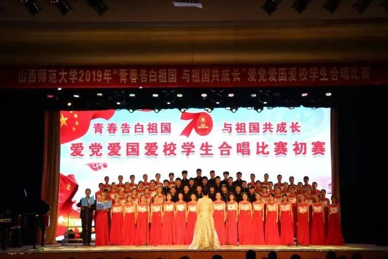 亚当玩高尔夫